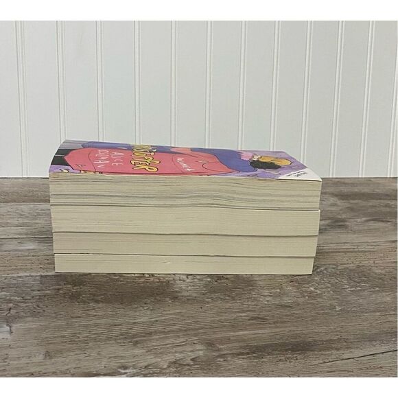 Heartstopper Book Set 1-4 Alice Oseman Open Box Lot 1 - Picture 5 of 5